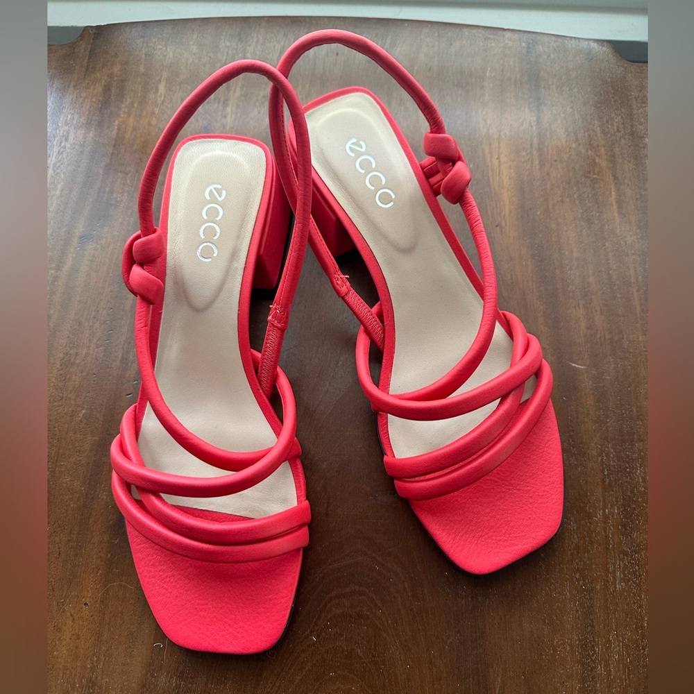 NWOT Ecco Women's Bold Red Heeled Sandals